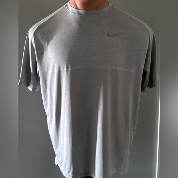 Nike Men's Medalist Dri-FIT Gray Running shirt  men’s size XXL - Picture 1 of 9